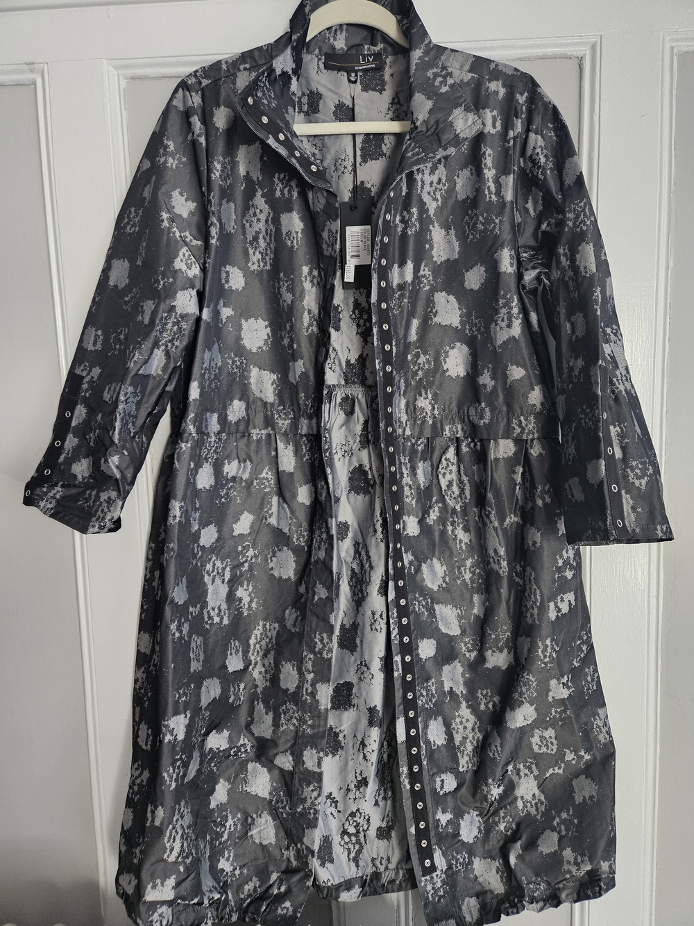 NWT LIV Black & Gray Long Sleeve Printed Dress Sz M PTP=21